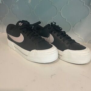 Women’s Nike Court Legacy Lift